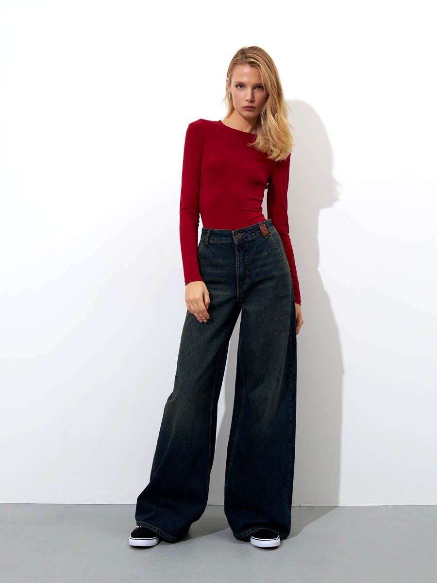 Женские джинсы