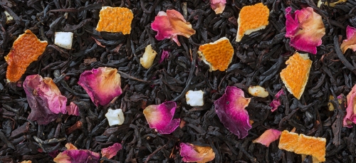 Для любимых                                         Смесьчерного чая с лепестками роз и цедрой цитрусовых с жизнерадостным ароматом апельсина
