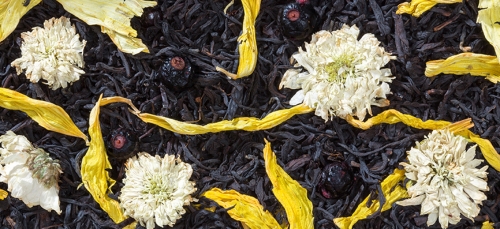 Дмитрий Донской                                              Смесь отборного индийского черного чая, ягод смородины, лепестков подсолнуха и цветов хризантемы. 