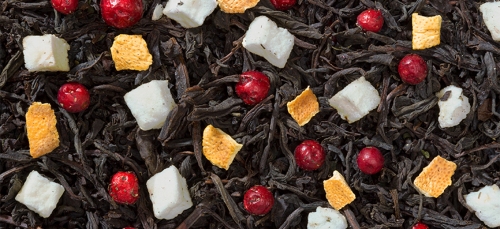 Вечерний чай                                                      Смесь цейлонского черного чая, ягод брусники, кусочков яблока, цедры лимона и листьев мяты 