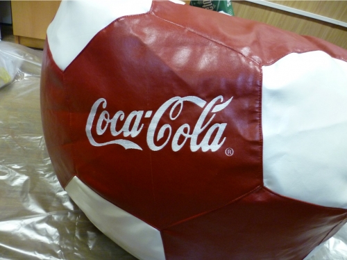 Кресло-мяч с вышивкой Кока-Кола